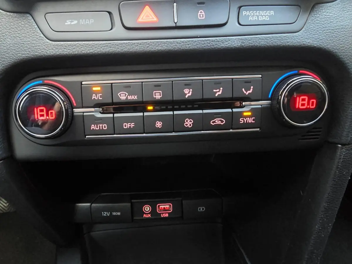 1.0 T-GDi DynamicLine | 1E EIGENAAR | 3/6 OF 12MND GARANTIE | CRUISE | TREKHAAK | AIRCO | LMV |