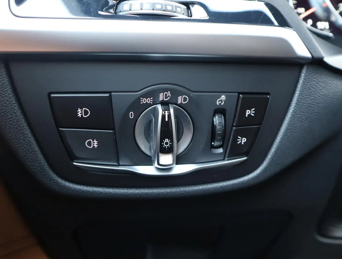 xDrive30i M Sport | Pano | 360 camera | Memory Seats | HUD | Trekhaak