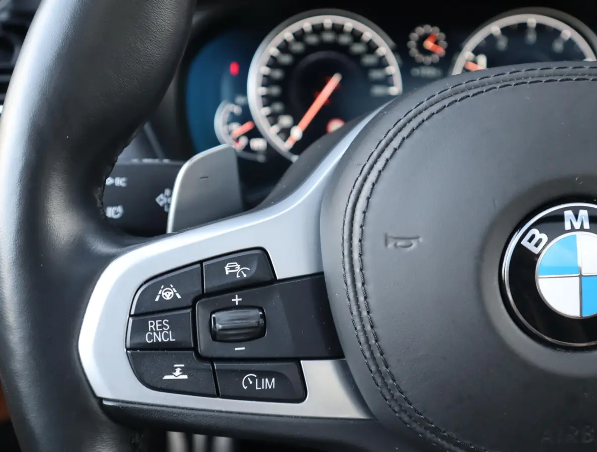 xDrive30i M Sport | Pano | 360 camera | Memory Seats | HUD | Trekhaak