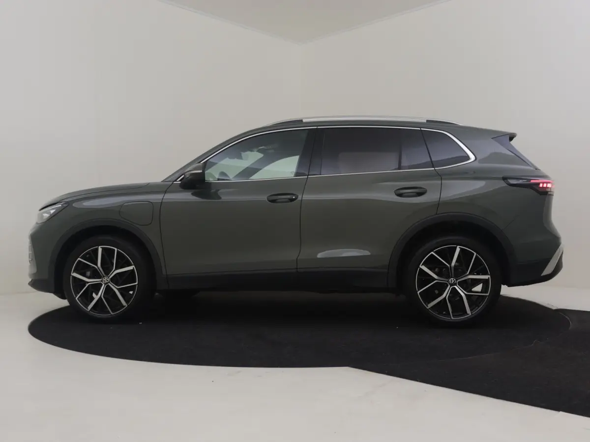 1.5 eHybrid Elegance | Elekt glazen pano-dak | Head-up display | trekhaak uitklapbaar | stoel/stuurverw | Navi | apple carplay | DAB |LED | 20"LMV