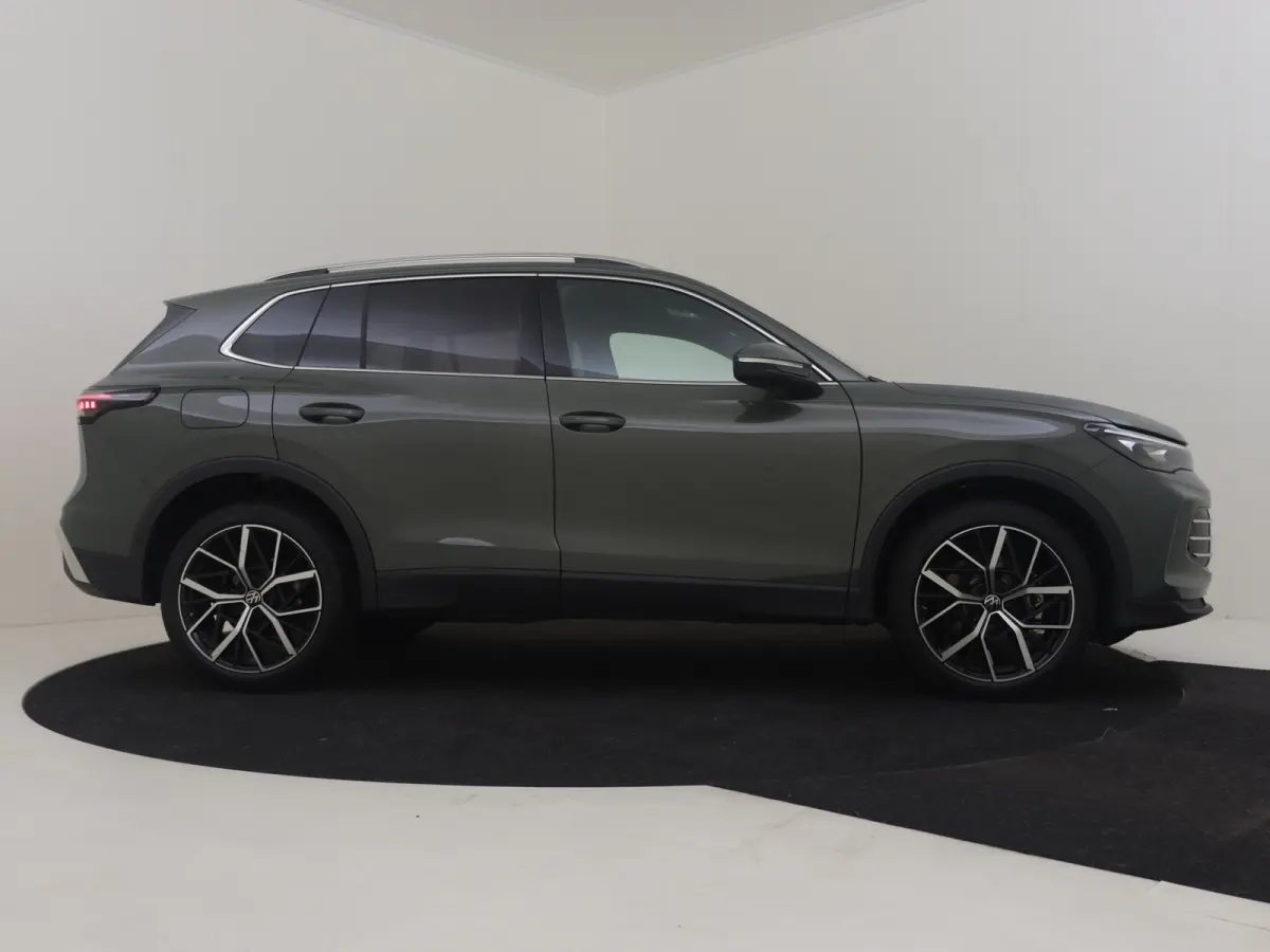 1.5 eHybrid Elegance | Elekt glazen pano-dak | Head-up display | trekhaak uitklapbaar | stoel/stuurverw | Navi | apple carplay | DAB |LED | 20"LMV