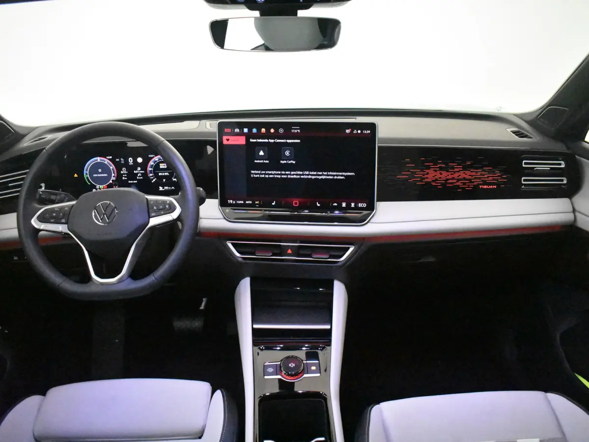 1.5 eHybrid Elegance | Elekt glazen pano-dak | Head-up display | trekhaak uitklapbaar | stoel/stuurverw | Navi | apple carplay | DAB |LED | 20"LMV