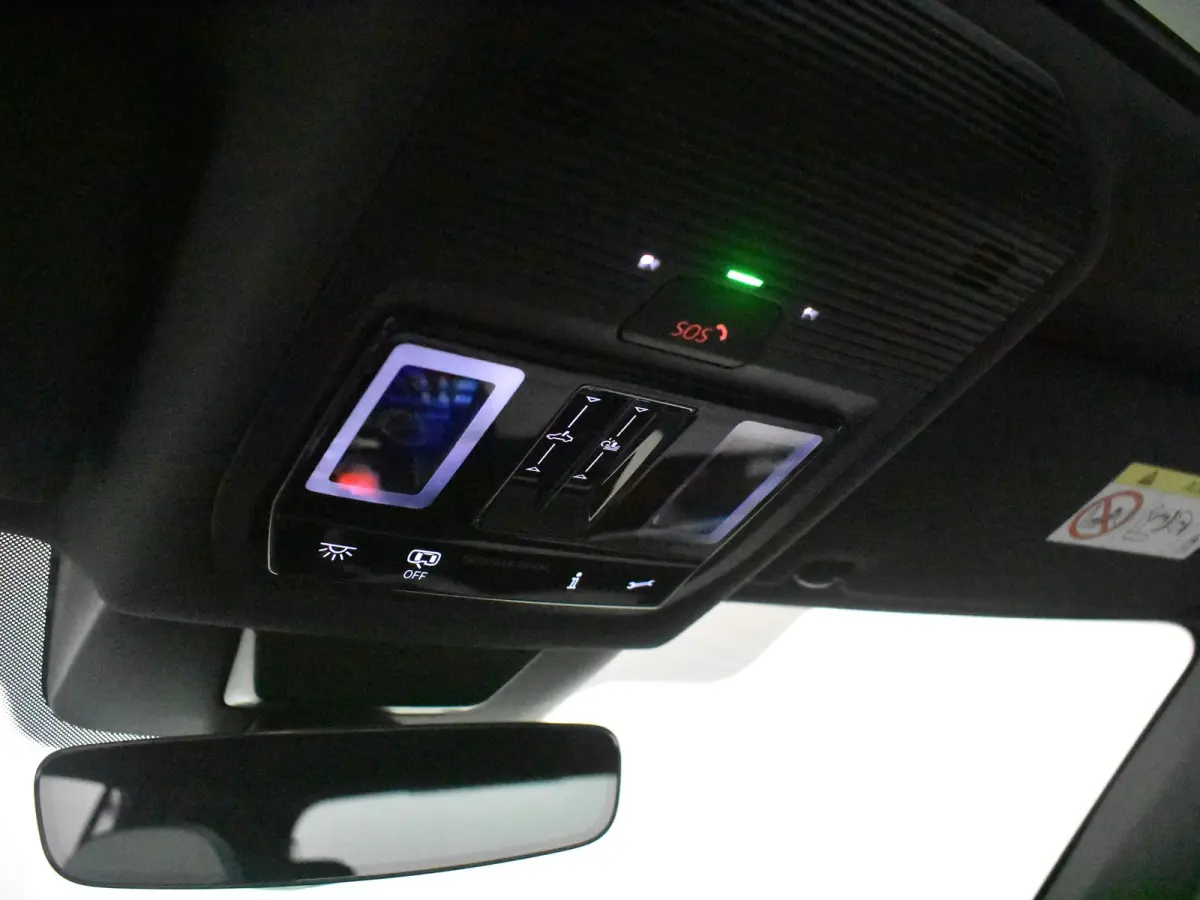 1.5 eHybrid Elegance | Elekt glazen pano-dak | Head-up display | trekhaak uitklapbaar | stoel/stuurverw | Navi | apple carplay | DAB |LED | 20"LMV