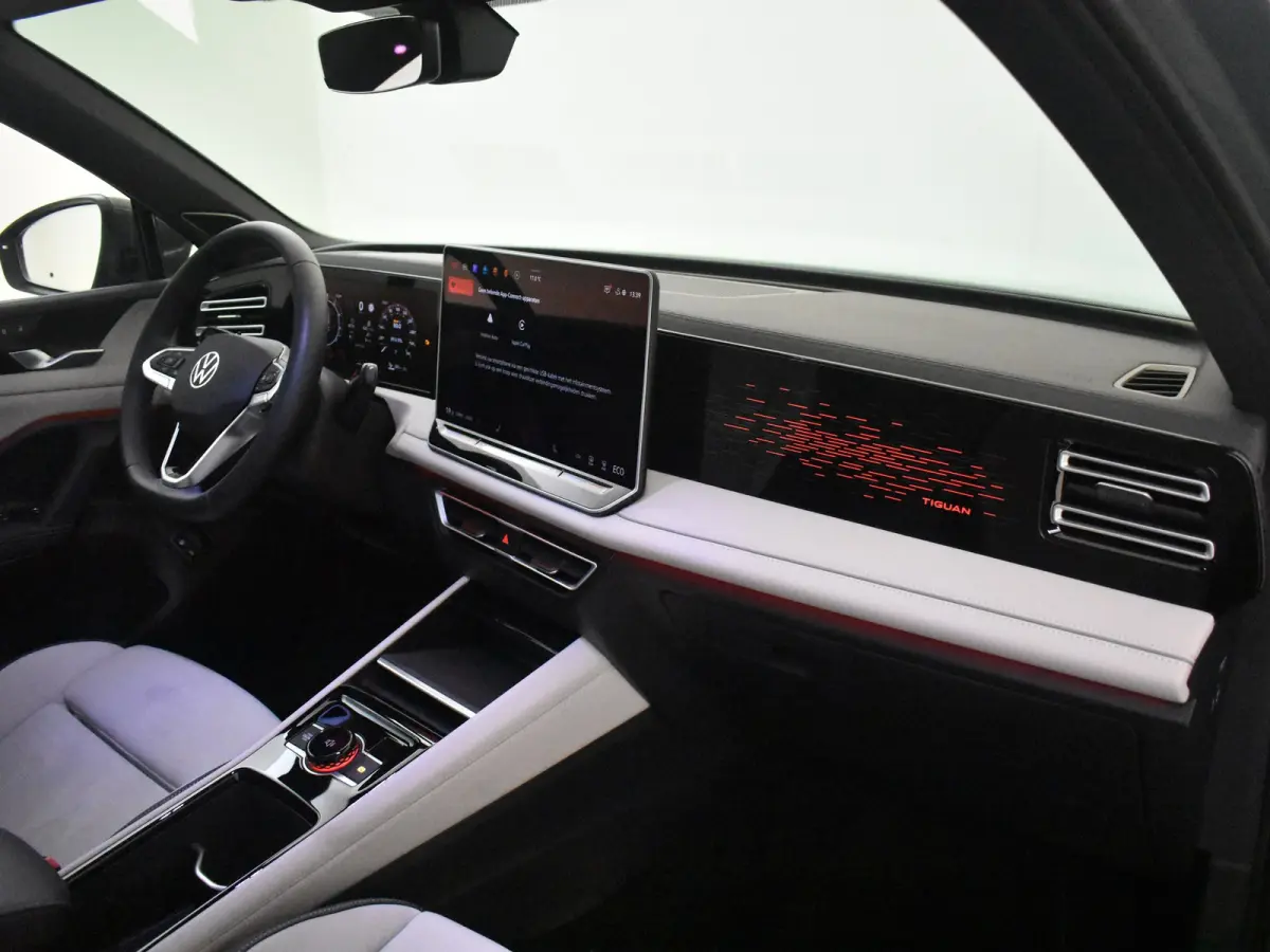 1.5 eHybrid Elegance | Elekt glazen pano-dak | Head-up display | trekhaak uitklapbaar | stoel/stuurverw | Navi | apple carplay | DAB |LED | 20"LMV