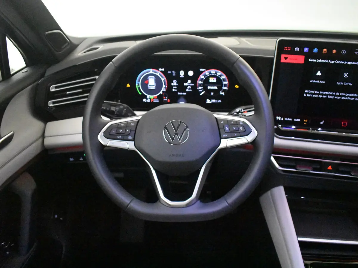 1.5 eHybrid Elegance | Elekt glazen pano-dak | Head-up display | trekhaak uitklapbaar | stoel/stuurverw | Navi | apple carplay | DAB |LED | 20"LMV