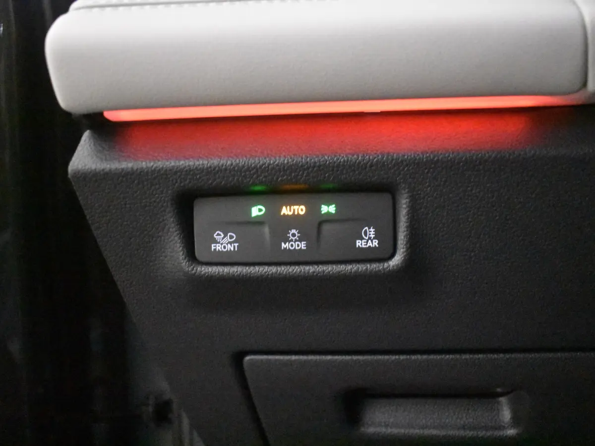 1.5 eHybrid Elegance | Elekt glazen pano-dak | Head-up display | trekhaak uitklapbaar | stoel/stuurverw | Navi | apple carplay | DAB |LED | 20"LMV