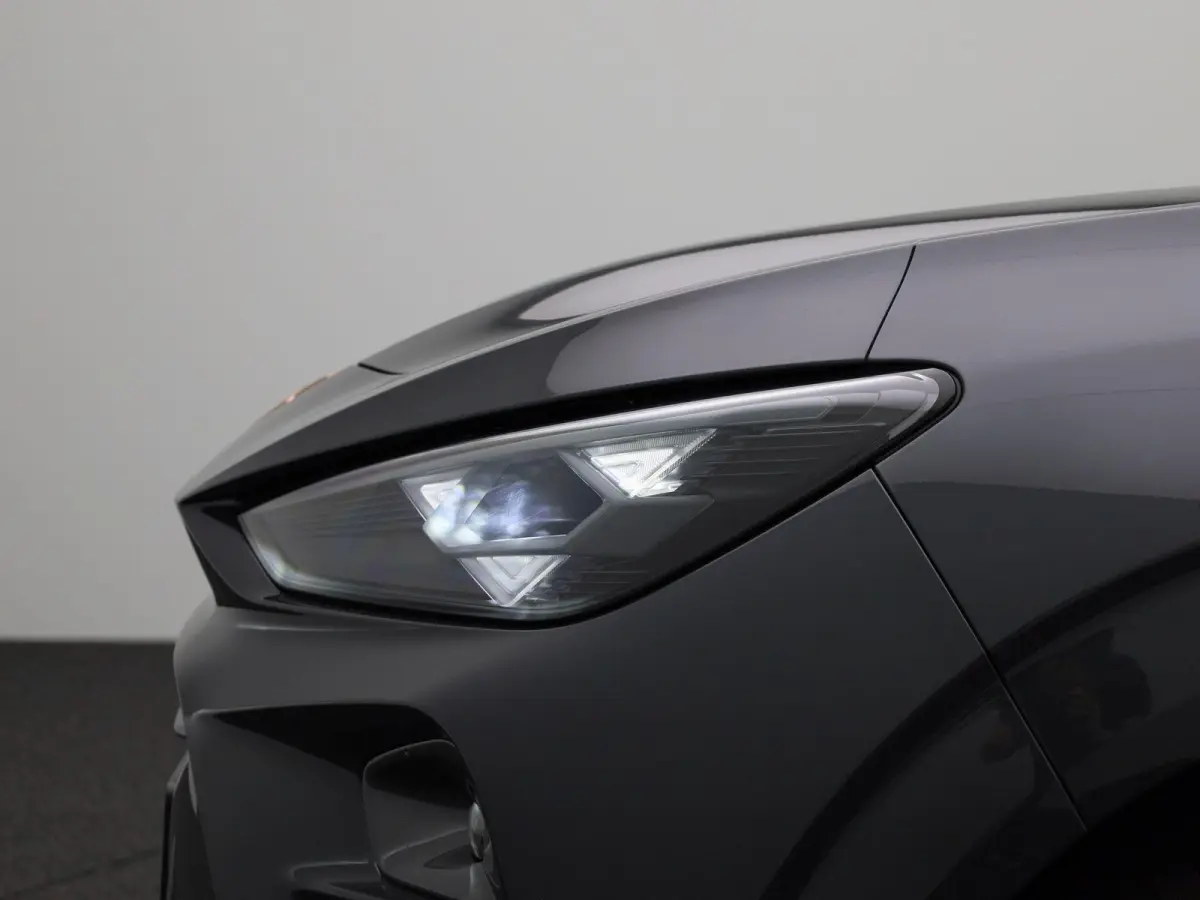 1.5 TSI e-Hybrid Essential PHEV | DEMO | PANORAMADAK | ACHTERUITRIJCAMERA | STOELVERWARMING | STUURWIELVERWARMING | ELEKTRISCHE KOFFERKLEP | TREKHAAK | CLIMATE CONTROL | ADAPTIVE CRUISE CONT