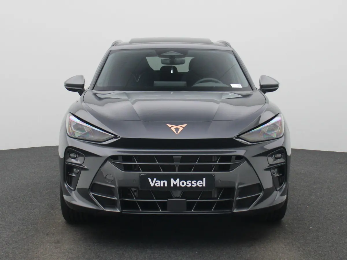 1.5 TSI e-Hybrid Essential PHEV | DEMO | PANORAMADAK | ACHTERUITRIJCAMERA | STOELVERWARMING | STUURWIELVERWARMING | ELEKTRISCHE KOFFERKLEP | TREKHAAK | CLIMATE CONTROL | ADAPTIVE CRUISE CONT