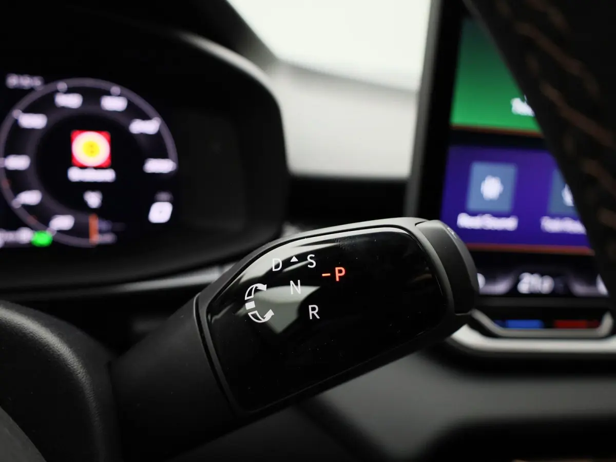 1.5 TSI e-Hybrid Essential PHEV | DEMO | PANORAMADAK | ACHTERUITRIJCAMERA | STOELVERWARMING | STUURWIELVERWARMING | ELEKTRISCHE KOFFERKLEP | TREKHAAK | CLIMATE CONTROL | ADAPTIVE CRUISE CONT