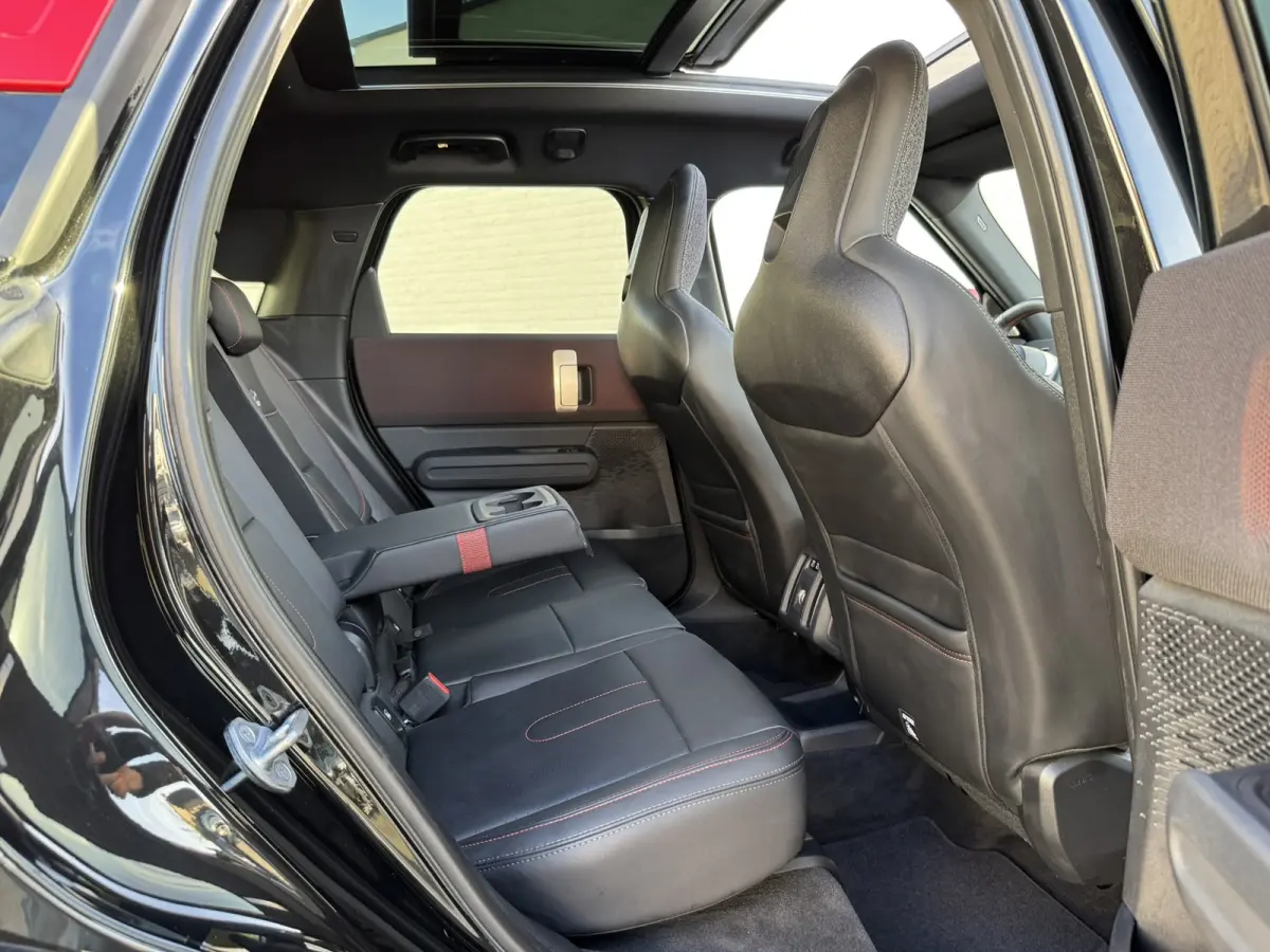 1.5 C John Cooper Works XL Trekhaak Panodak Carplay 360 camera Stoelmassage Stuur en Stoelverw Cruise