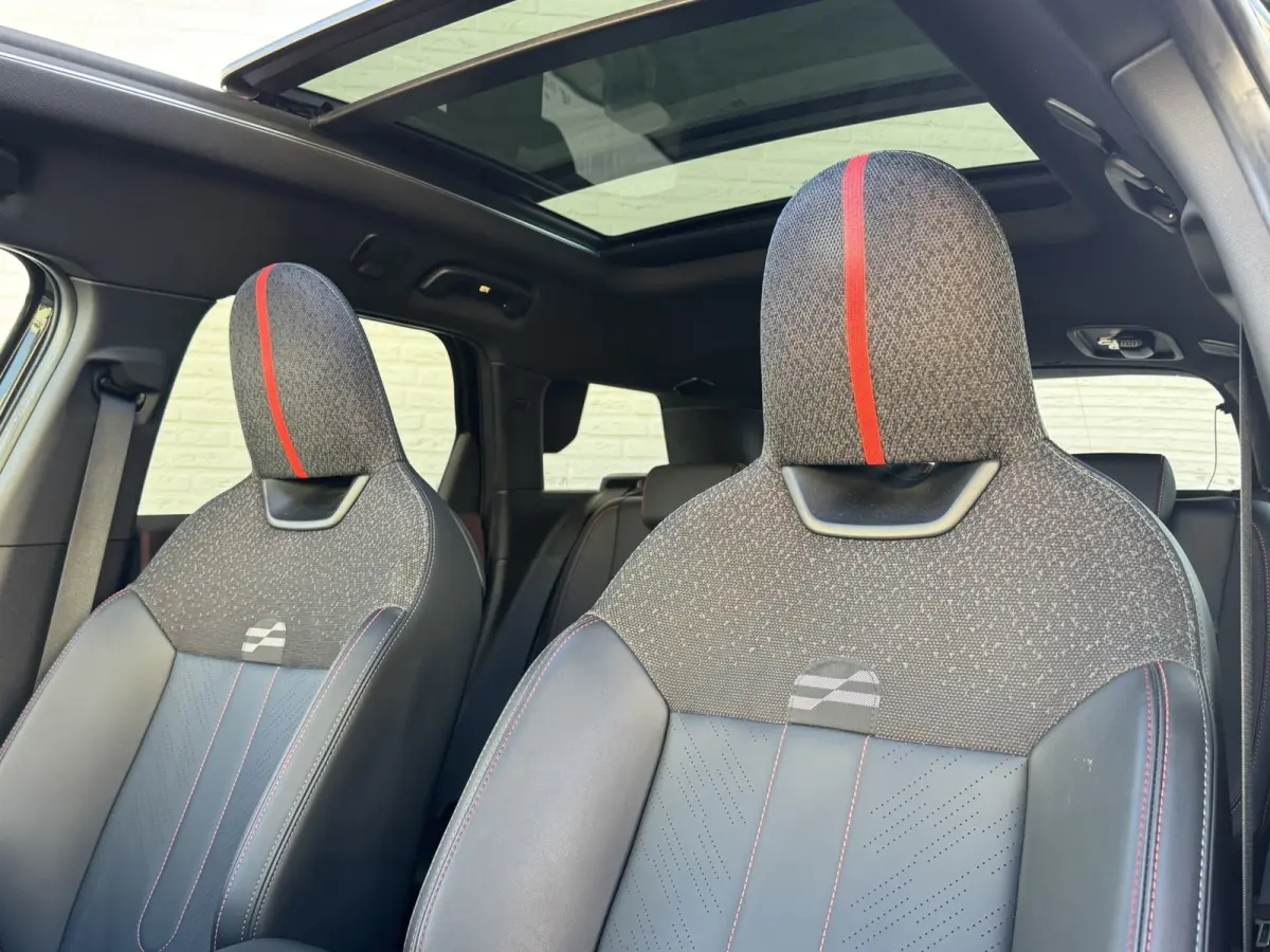 1.5 C John Cooper Works XL Trekhaak Panodak Carplay 360 camera Stoelmassage Stuur en Stoelverw Cruise