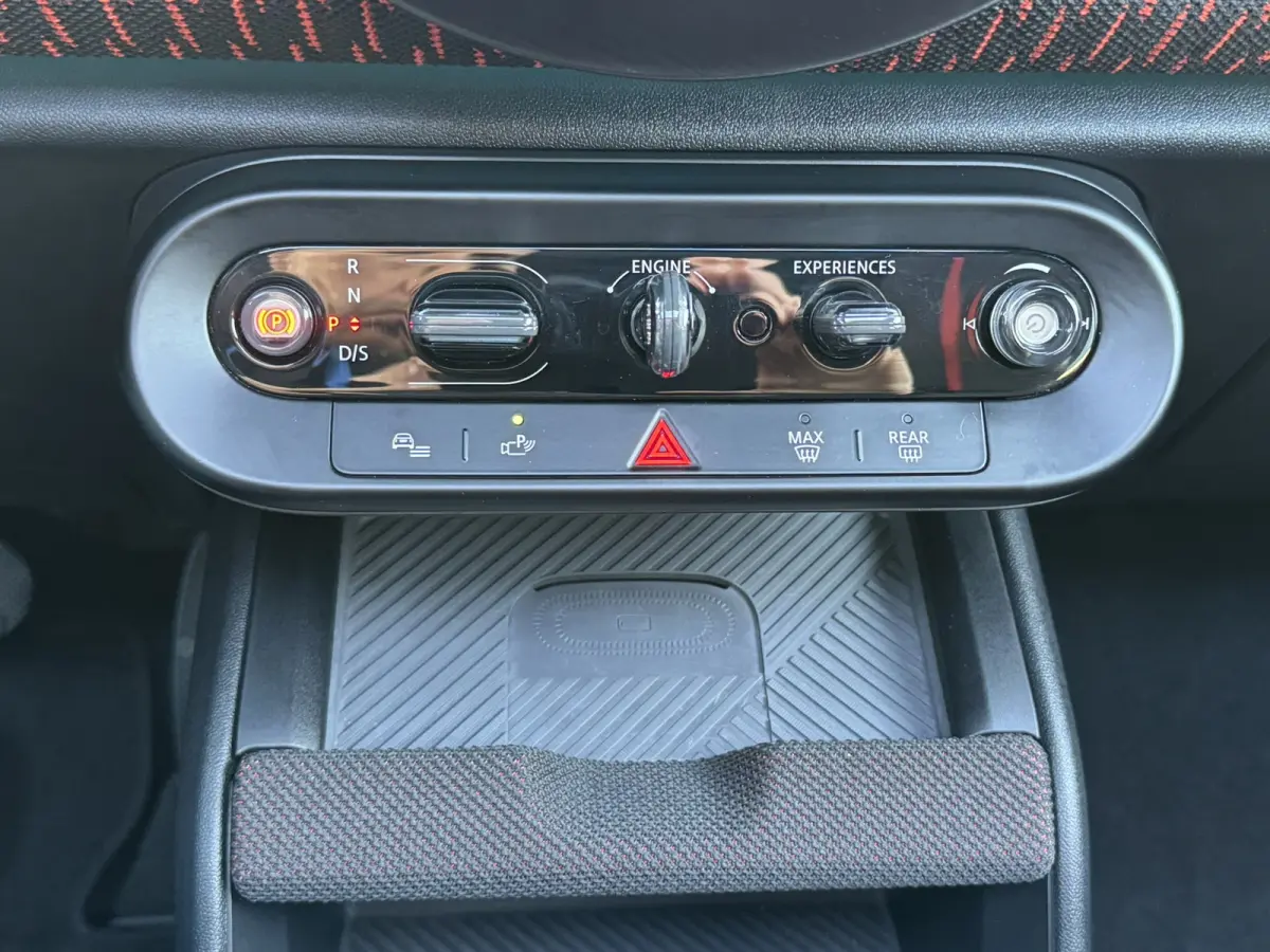 1.5 C John Cooper Works XL Trekhaak Panodak Carplay 360 camera Stoelmassage Stuur en Stoelverw Cruise