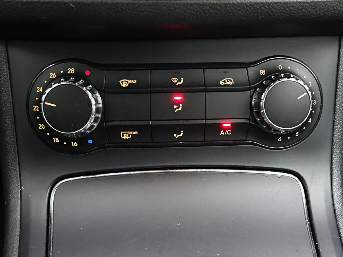 180 Business Solution CAMERA | NAVI | FULL-LED | TREKHAAK