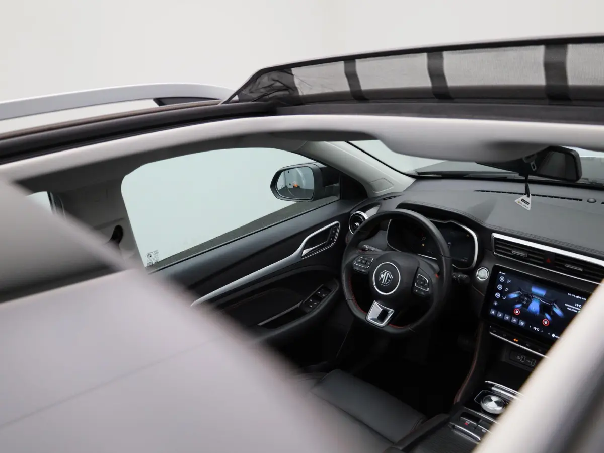 MG EV Long Range Luxury 70 kWh | WORDT VERWACHT | PANORAMADAK | LEDER | APPLE CARPLAY - ANDROID AUTO | ACHTERUITRIJCAMERA | CRUISE CONTROL | KEYLESS | ELEKTRISCH VERSTELBARE STOEL | LED VERL
