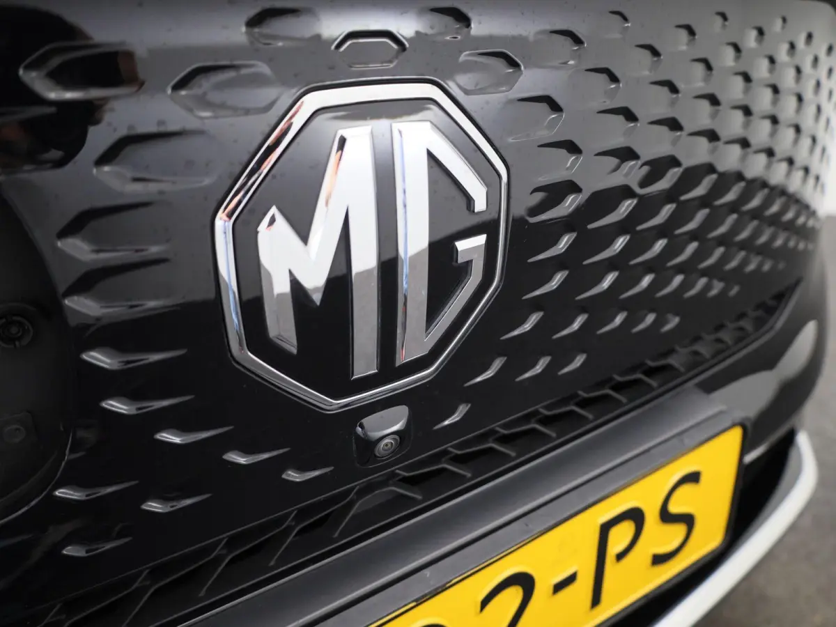 MG EV Long Range Luxury 70 kWh | WORDT VERWACHT | PANORAMADAK | LEDER | APPLE CARPLAY - ANDROID AUTO | ACHTERUITRIJCAMERA | CRUISE CONTROL | KEYLESS | ELEKTRISCH VERSTELBARE STOEL | LED VERL
