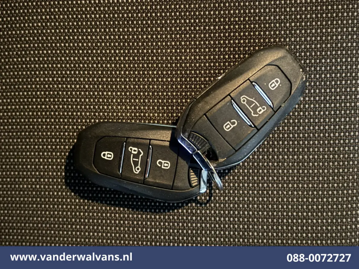 1.5 BlueHDI 120pk L1H1 Euro6 Airco | Camera | Trekhaak | Apple Carplay Cruisecontrol, Android Auto, Parkeersensoren, Bijrijdersbank