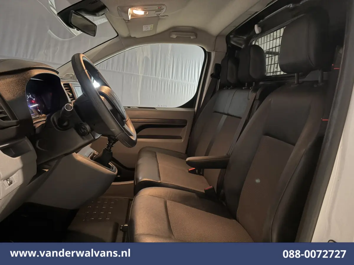 1.5 BlueHDI 120pk L1H1 Euro6 Airco | Camera | Trekhaak | Apple Carplay Cruisecontrol, Android Auto, Parkeersensoren, Bijrijdersbank