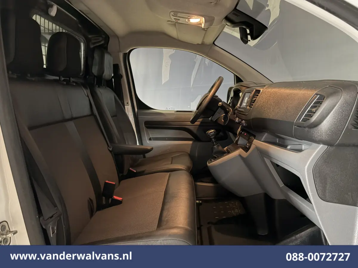 1.5 BlueHDI 120pk L1H1 Euro6 Airco | Camera | Trekhaak | Apple Carplay Cruisecontrol, Android Auto, Parkeersensoren, Bijrijdersbank