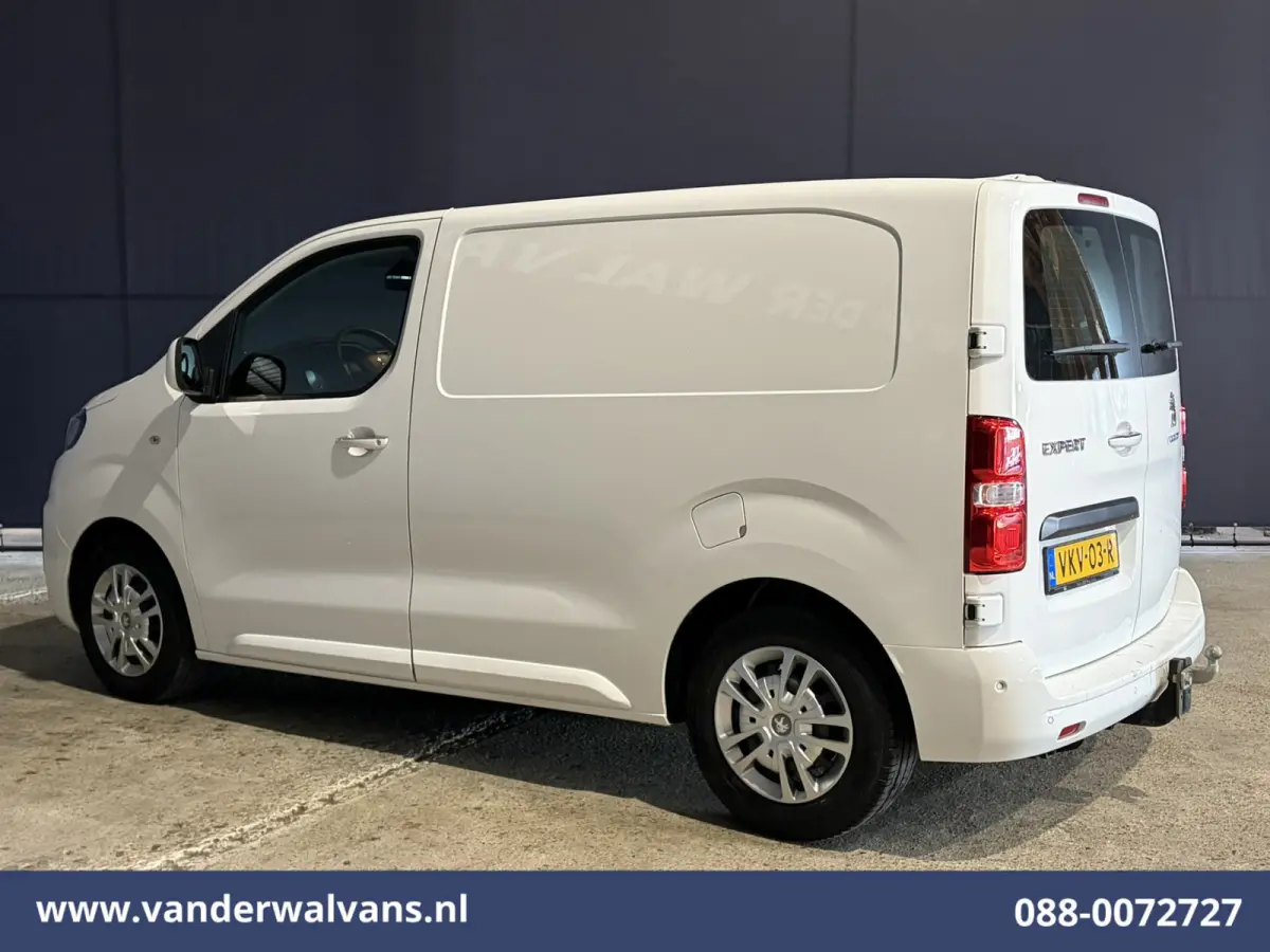 1.5 BlueHDI 120pk L1H1 Euro6 Airco | Camera | Trekhaak | Apple Carplay Cruisecontrol, Android Auto, Parkeersensoren, Bijrijdersbank