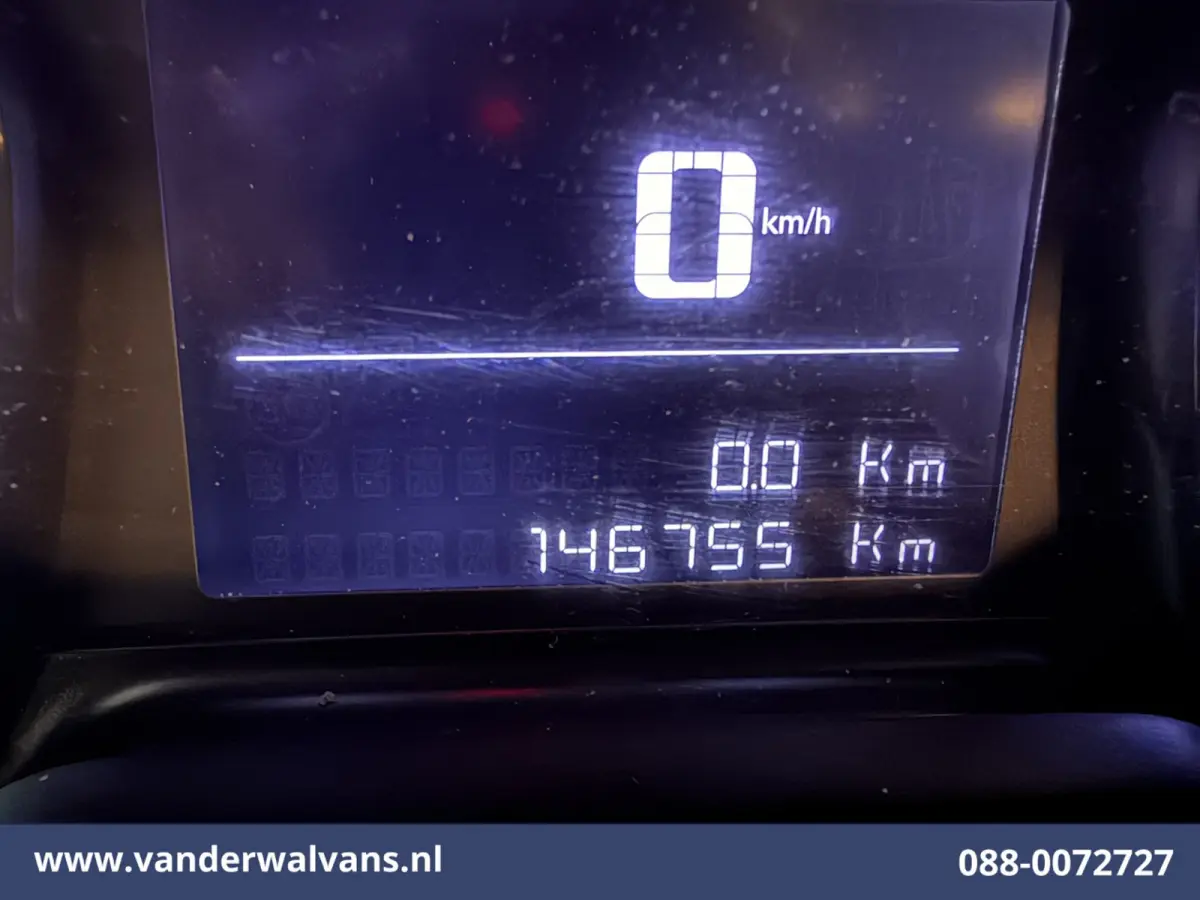 1.5 BlueHDI 120pk L1H1 Euro6 Airco | Camera | Trekhaak | Apple Carplay Cruisecontrol, Android Auto, Parkeersensoren, Bijrijdersbank