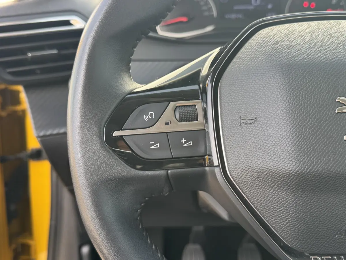 1.2 PureTech Active | Apple Carplay/Android Auto | Airco | Zuinig |