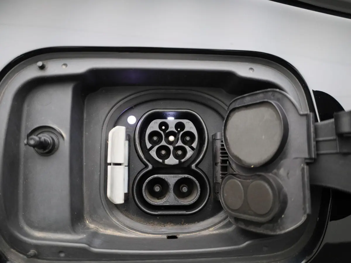 eDrive40 High Executive 84 kWh | WORDT VERWACHT | 360 CAMERA | LEDER | ELEKTRISCHE ACHTERKLEP | STOELVERWARMING | LED VERLICHTING | DIGITAL COCKPIT | CRUISE CONTROL | NAVIGATIE | BLUETOOTH |