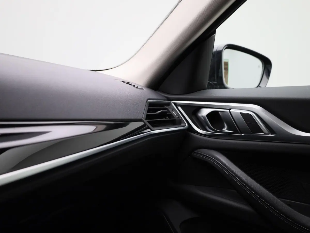 eDrive40 High Executive 84 kWh | WORDT VERWACHT | 360 CAMERA | LEDER | ELEKTRISCHE ACHTERKLEP | STOELVERWARMING | LED VERLICHTING | DIGITAL COCKPIT | CRUISE CONTROL | NAVIGATIE | BLUETOOTH |