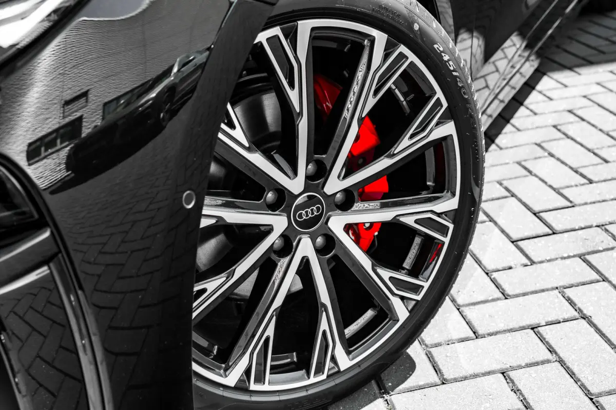 S edition | Luchtvering | Bang&Olufsen | Trekhaak | 21 inch velgen | Leder/dinamic bekleding |
