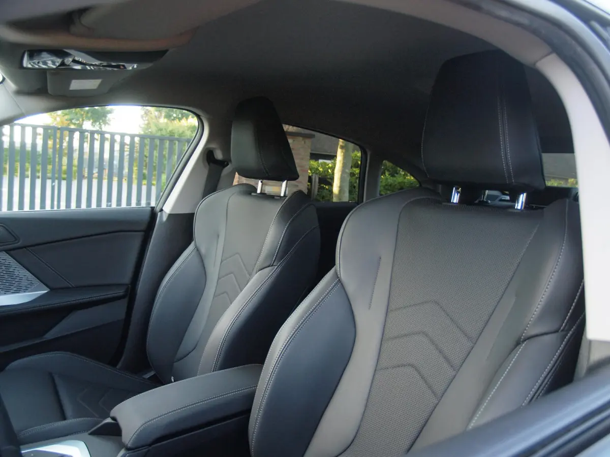 220 M Sport Design Edition | Dealergarantie t/m 04-2029 | Camera | Sfeerverlichting | Apple Carplay | NL-Auto |