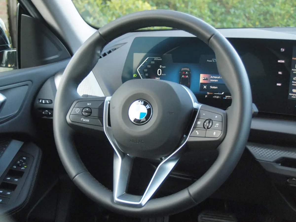 220 M Sport Design Edition | Dealergarantie t/m 04-2029 | Camera | Sfeerverlichting | Apple Carplay | NL-Auto |