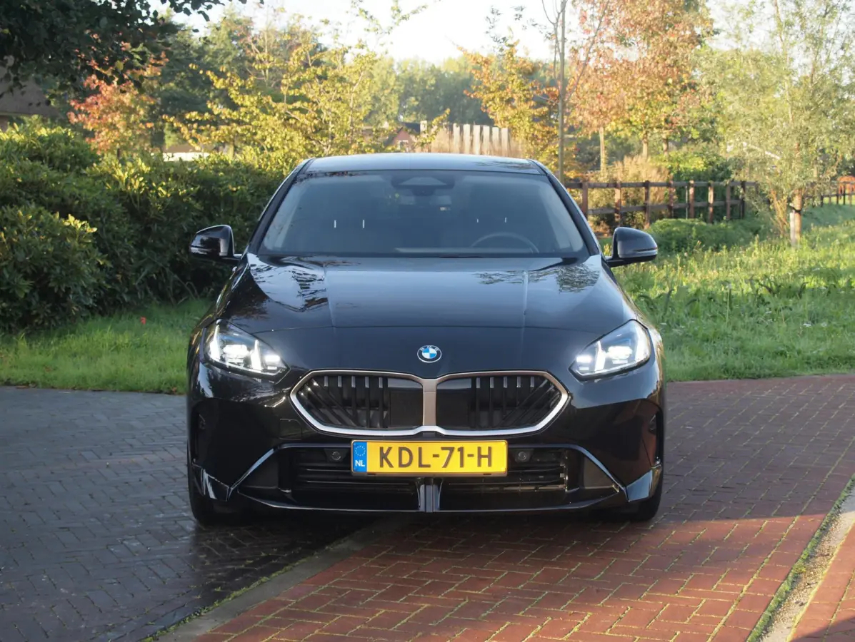 220 M Sport Design Edition | Dealergarantie t/m 04-2029 | Camera | Sfeerverlichting | Apple Carplay | NL-Auto |