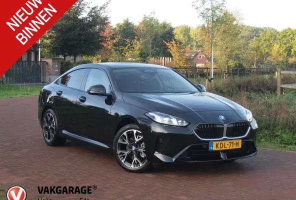 220 M Sport Design Edition | Dealergarantie t/m 04-2029 | Camera | Sfeerverlichting | Apple Carplay | NL-Auto |