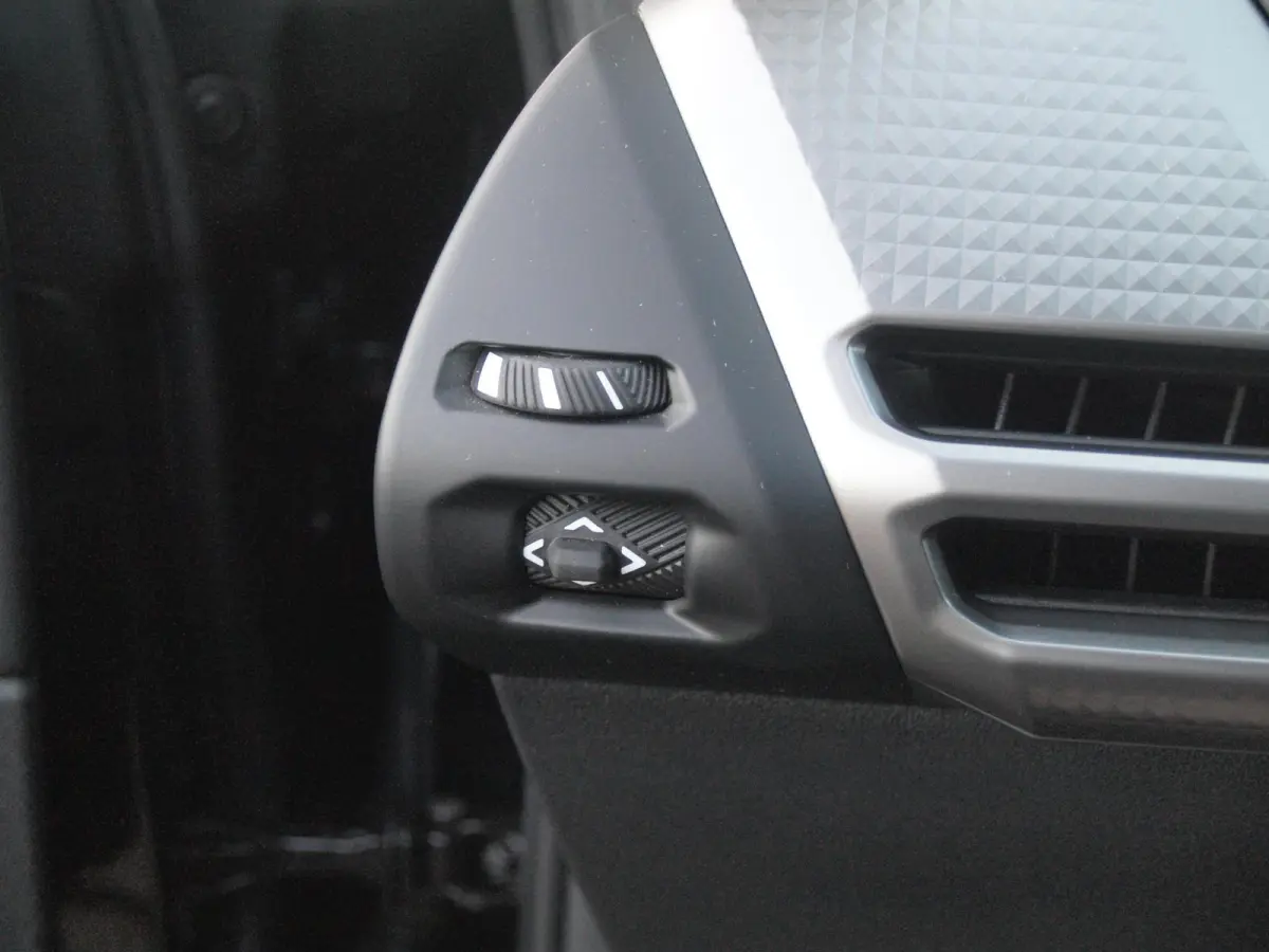 220 M Sport Design Edition | Dealergarantie t/m 04-2029 | Camera | Sfeerverlichting | Apple Carplay | NL-Auto |