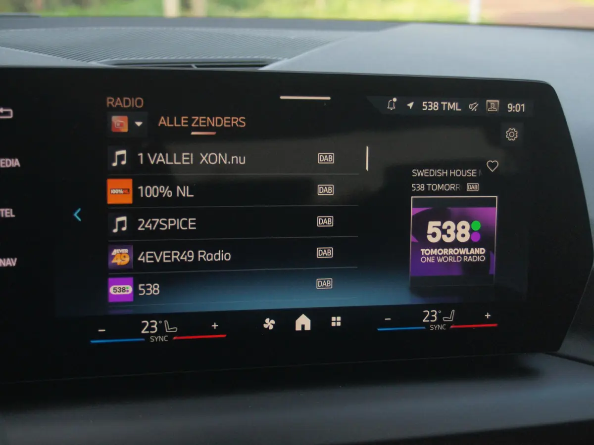 220 M Sport Design Edition | Dealergarantie t/m 04-2029 | Camera | Sfeerverlichting | Apple Carplay | NL-Auto |