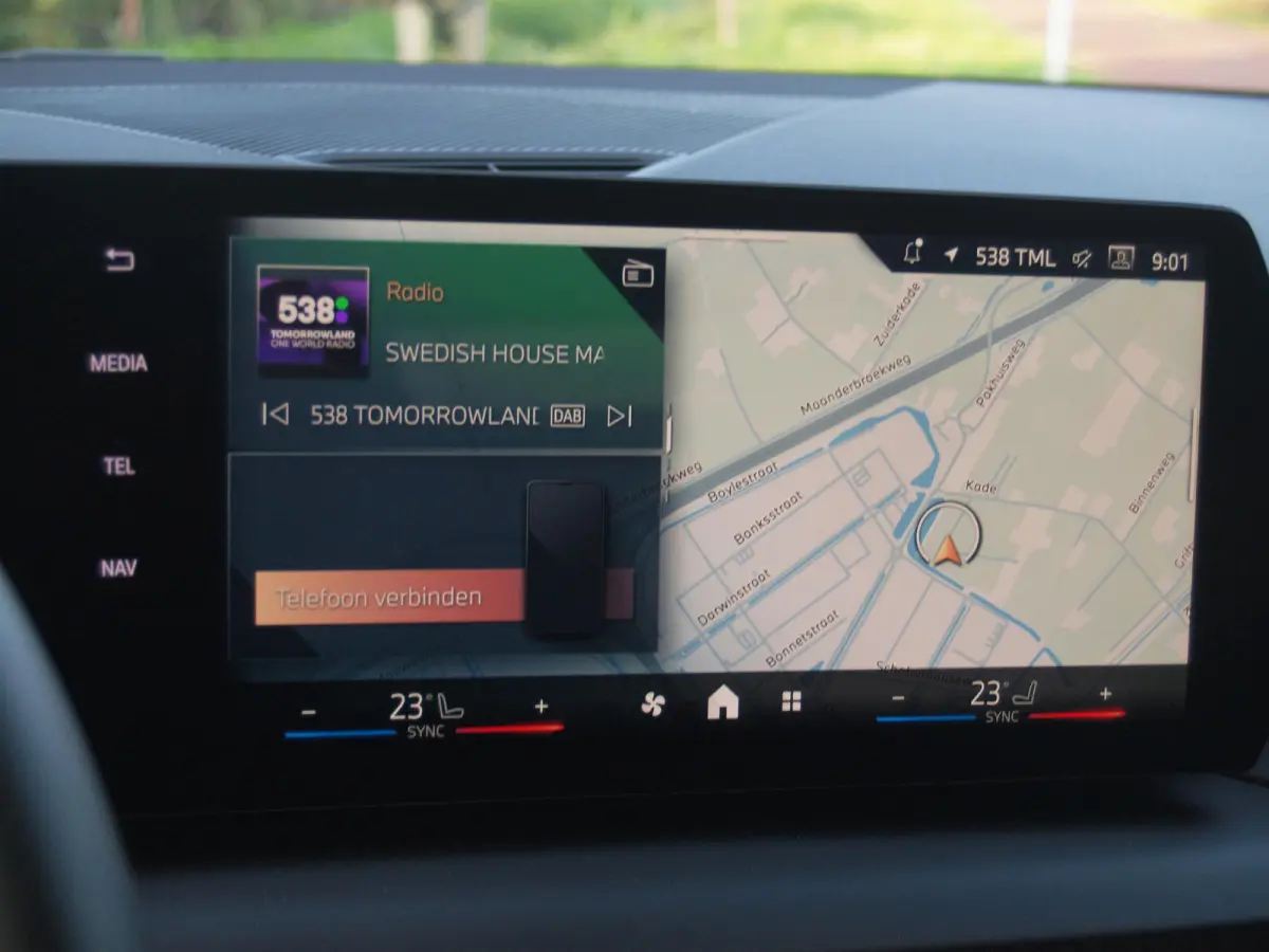 220 M Sport Design Edition | Dealergarantie t/m 04-2029 | Camera | Sfeerverlichting | Apple Carplay | NL-Auto |