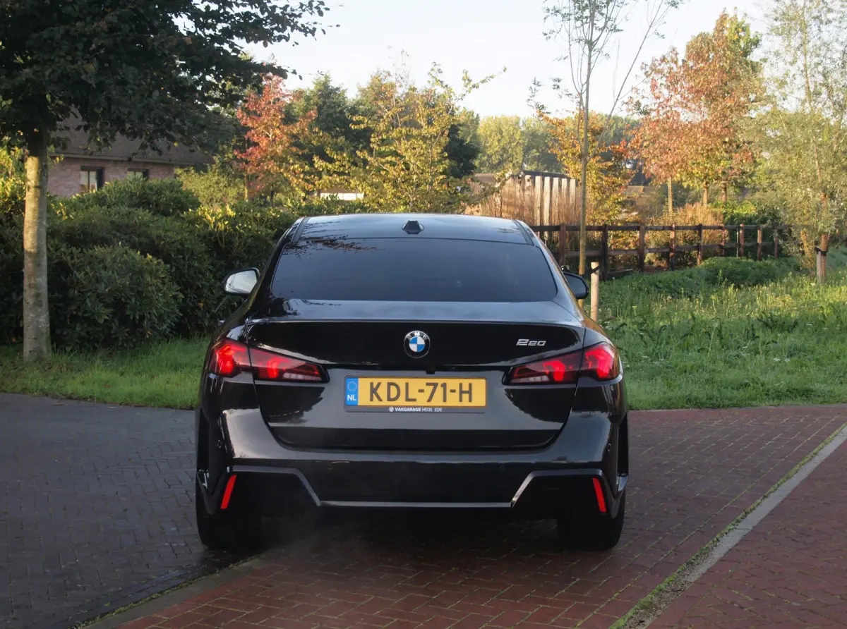 220 M Sport Design Edition | Dealergarantie t/m 04-2029 | Camera | Sfeerverlichting | Apple Carplay | NL-Auto |