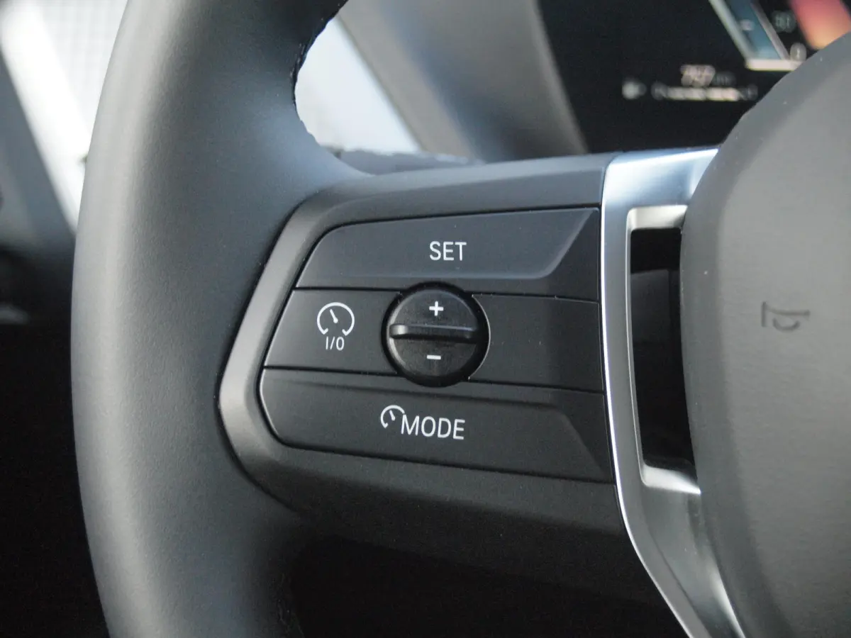 220 M Sport Design Edition | Dealergarantie t/m 04-2029 | Camera | Sfeerverlichting | Apple Carplay | NL-Auto |