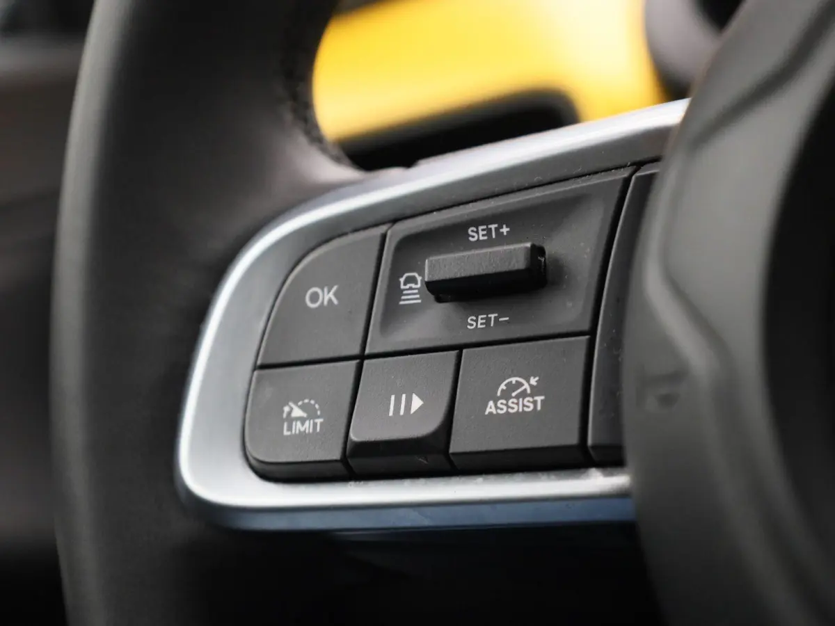 54kWh 1st Edition | WORDT VERWACHT | STOELVERWARMING | ACHTERUITRIJCAMERA | APPLE CARPLAY - ANDROID AUTO | ELEKTRISCHE ACHTERKLEP | KEYLESS | LED VERLICHTING | NAVIGATIE | PARKEERSENSOREN | 