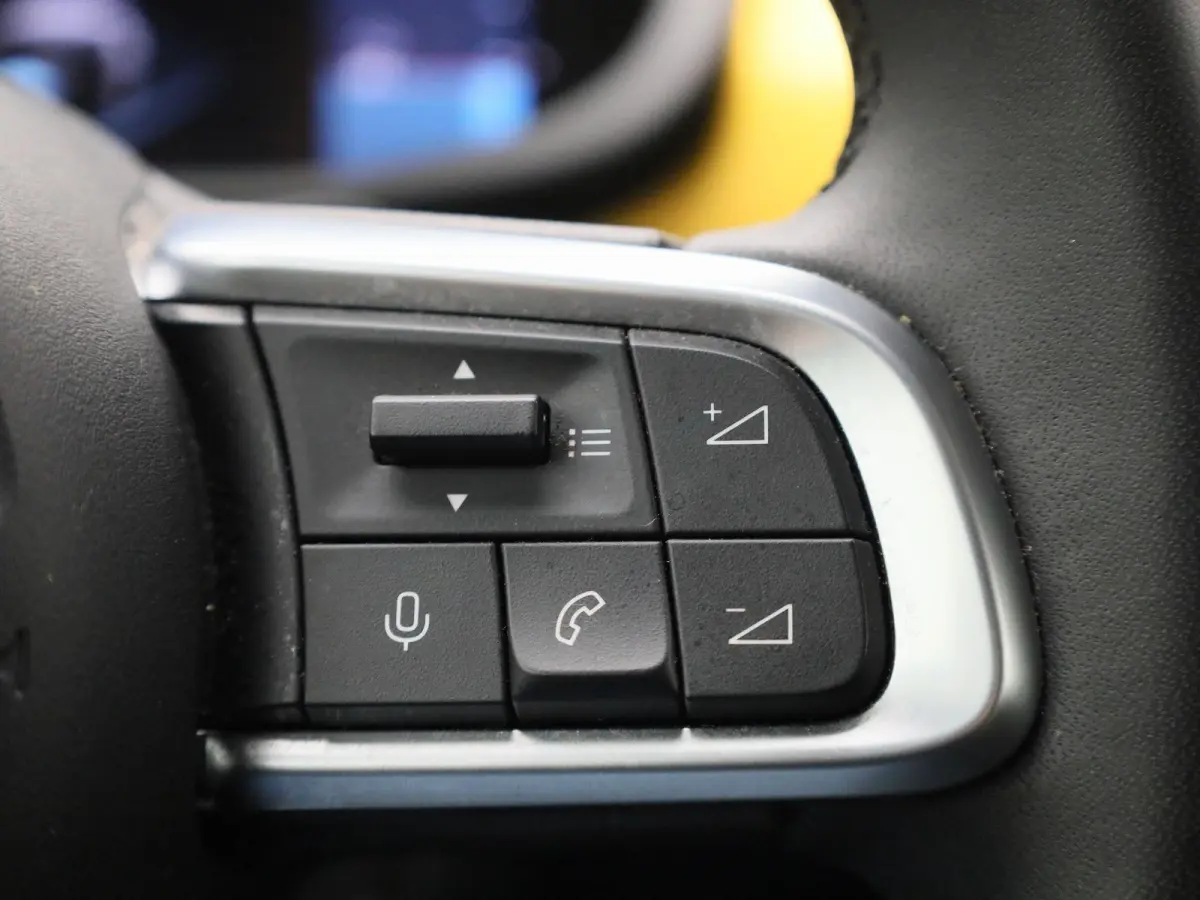 54kWh 1st Edition | WORDT VERWACHT | STOELVERWARMING | ACHTERUITRIJCAMERA | APPLE CARPLAY - ANDROID AUTO | ELEKTRISCHE ACHTERKLEP | KEYLESS | LED VERLICHTING | NAVIGATIE | PARKEERSENSOREN | 