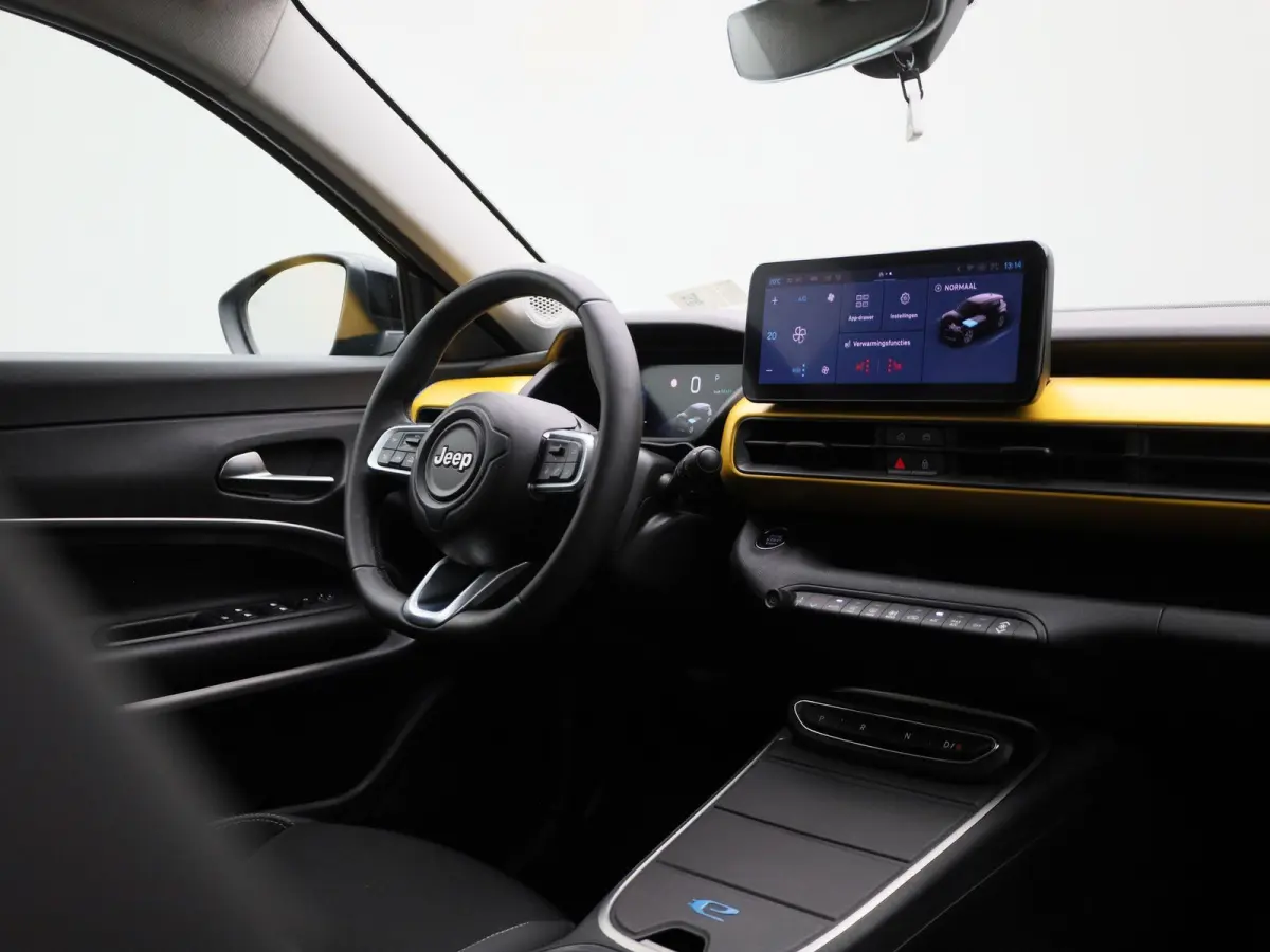 54kWh 1st Edition | WORDT VERWACHT | STOELVERWARMING | ACHTERUITRIJCAMERA | APPLE CARPLAY - ANDROID AUTO | ELEKTRISCHE ACHTERKLEP | KEYLESS | LED VERLICHTING | NAVIGATIE | PARKEERSENSOREN | 