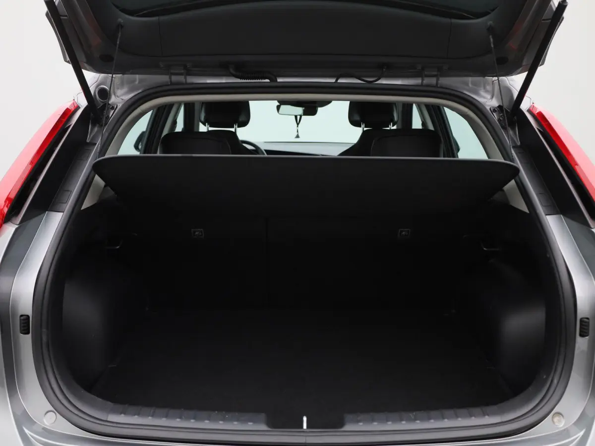 1.6 GDi Hybrid ExecutiveLine | WORDT VERWACHT | ACHTERUITRIJCAMERA | HALF-LEDER | DIGITAL COCKPIT | APPLE CARPLAY - ANDROID AUTO | CRUISE CONTROL | RIJSTROOKHULP | LED VERLICHTING | DAB RADI