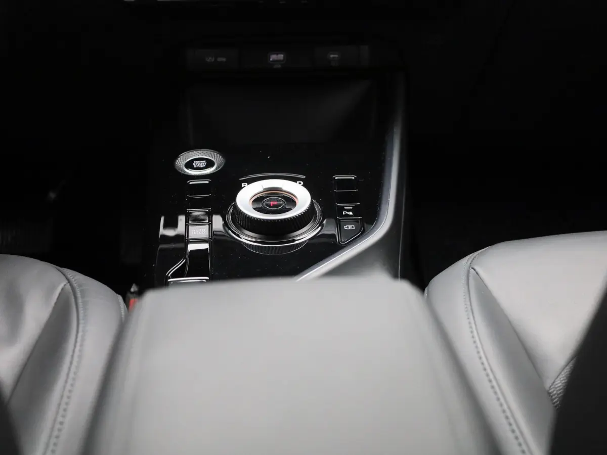 1.6 GDi Hybrid ExecutiveLine | WORDT VERWACHT | ACHTERUITRIJCAMERA | HALF-LEDER | DIGITAL COCKPIT | APPLE CARPLAY - ANDROID AUTO | CRUISE CONTROL | RIJSTROOKHULP | LED VERLICHTING | DAB RADI