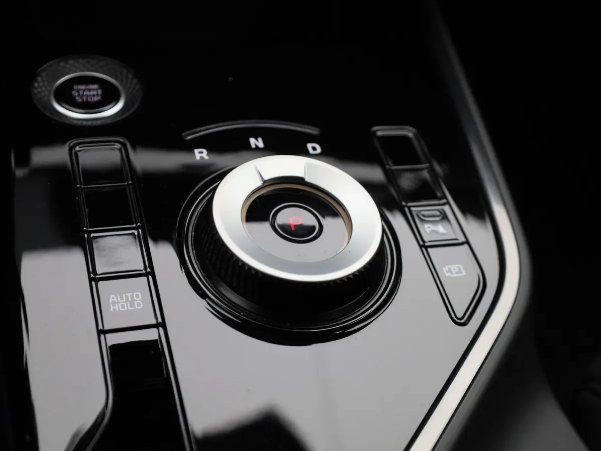 1.6 GDi Hybrid ExecutiveLine | WORDT VERWACHT | ACHTERUITRIJCAMERA | HALF-LEDER | DIGITAL COCKPIT | APPLE CARPLAY - ANDROID AUTO | CRUISE CONTROL | RIJSTROOKHULP | LED VERLICHTING | DAB RADI