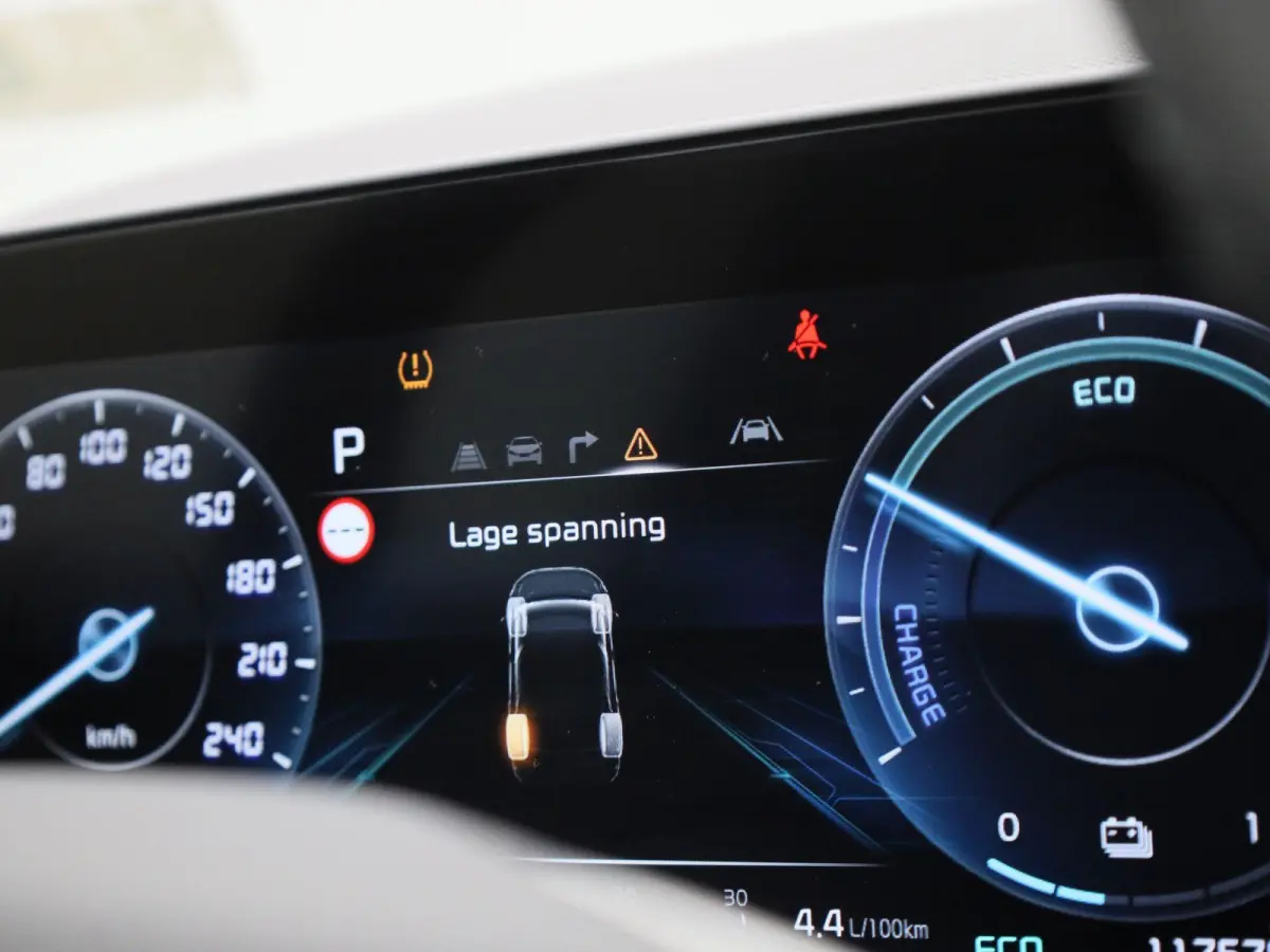 1.6 GDi Hybrid ExecutiveLine | WORDT VERWACHT | ACHTERUITRIJCAMERA | HALF-LEDER | DIGITAL COCKPIT | APPLE CARPLAY - ANDROID AUTO | CRUISE CONTROL | RIJSTROOKHULP | LED VERLICHTING | DAB RADI