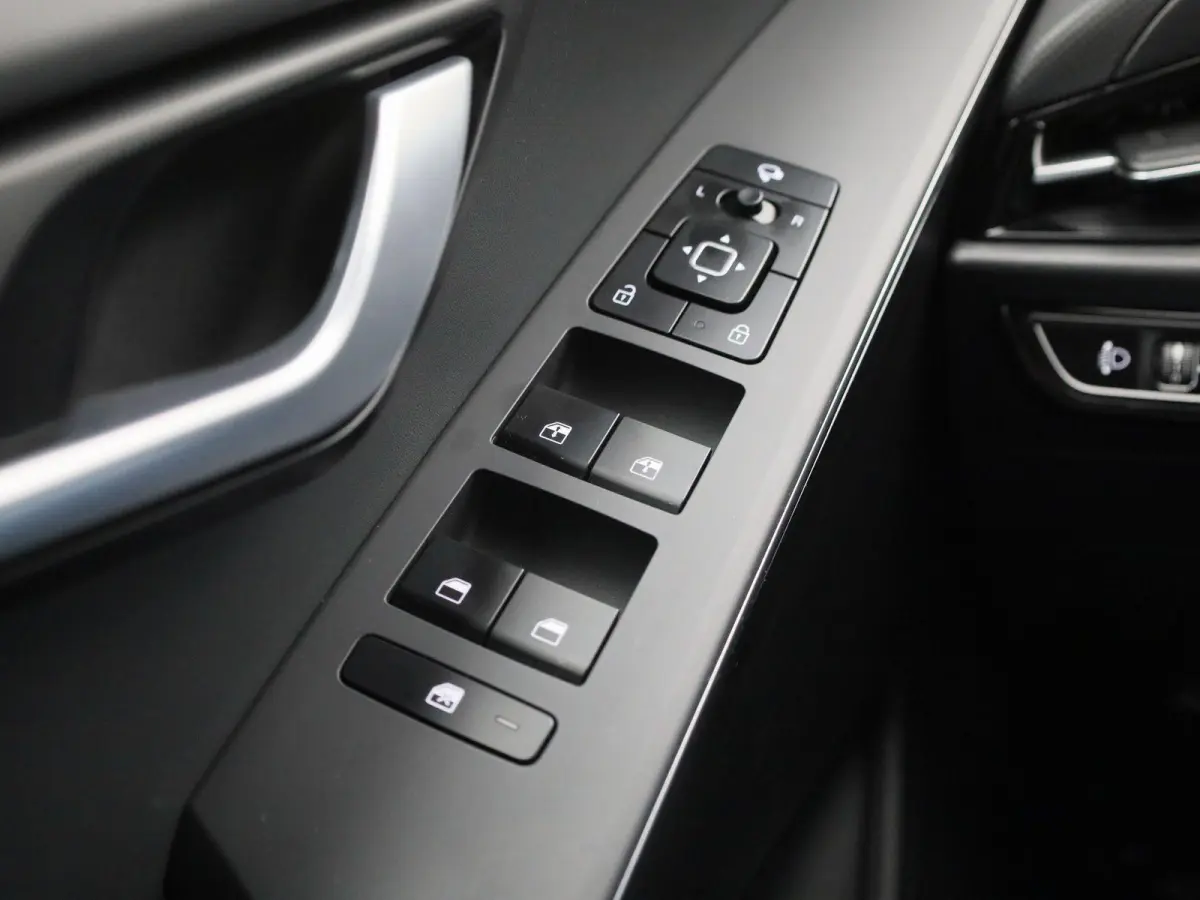 1.6 GDi Hybrid ExecutiveLine | WORDT VERWACHT | ACHTERUITRIJCAMERA | HALF-LEDER | DIGITAL COCKPIT | APPLE CARPLAY - ANDROID AUTO | CRUISE CONTROL | RIJSTROOKHULP | LED VERLICHTING | DAB RADI