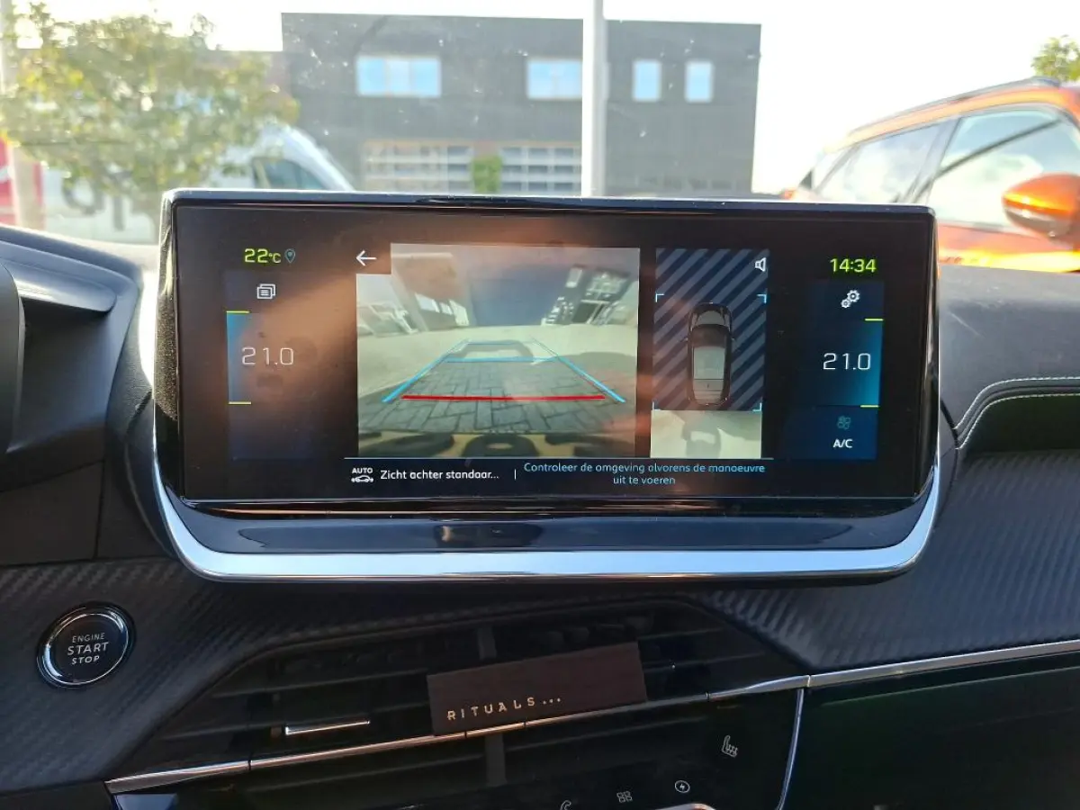EV GT Pack 50 kWh | Fase 3 laden | SOH 89,5% | Panoramadak | Navigatie | Camera | Stoelverwarming | NL auto | 1e Eigenaar |
