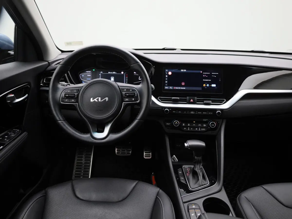 1.6 GDi Hybrid DynamicPlusLine | WORDT VERWACHT | STUURVERWARMING | STOELVERWARMING | APPLE CARPLAY - ANDROID AUTO | LEDER | GETINTE RUITEN | CRUISE CONTROL | ACHTERUITRIJCAMERA | KEYLESS | 