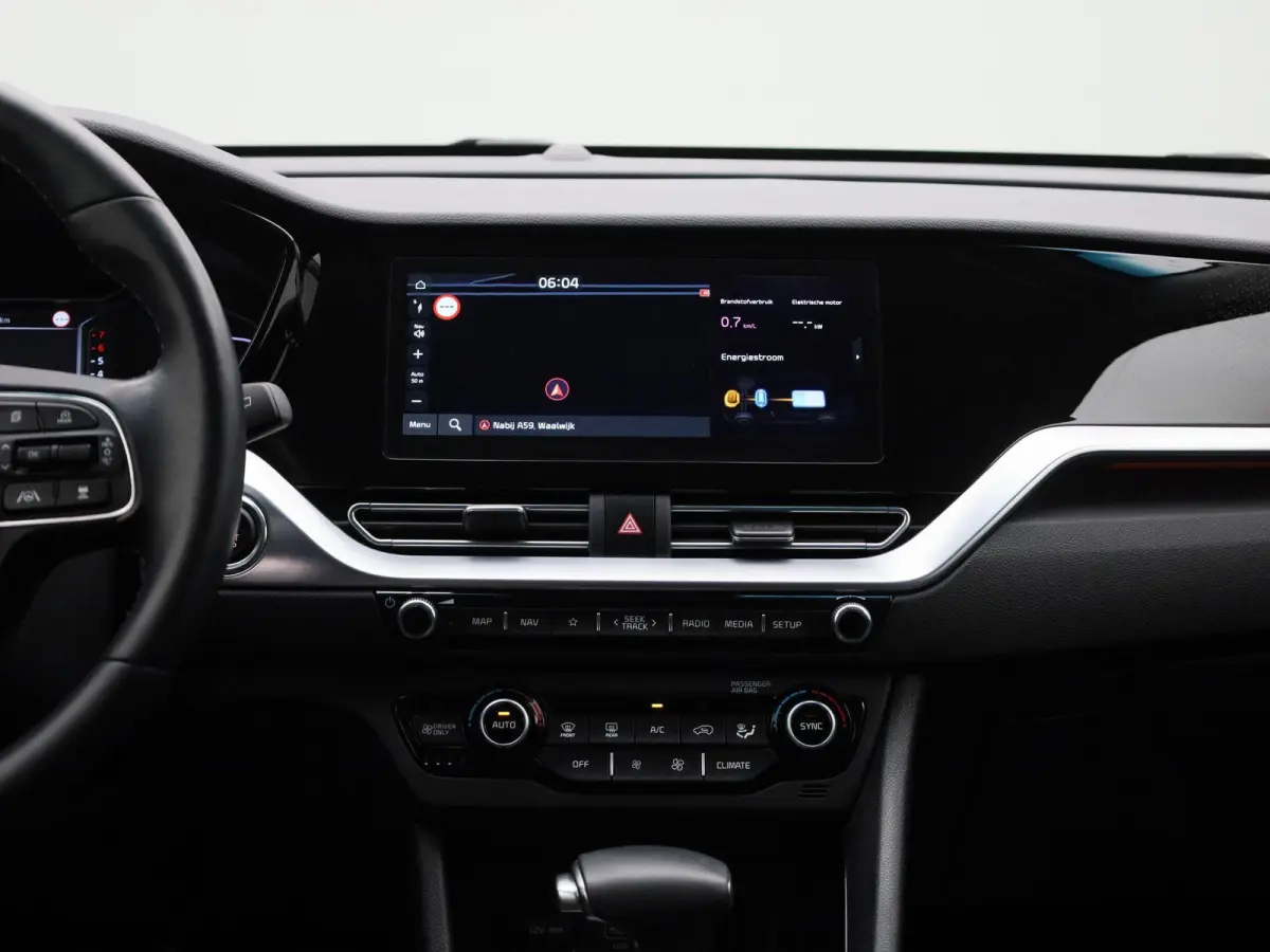 1.6 GDi Hybrid DynamicPlusLine | WORDT VERWACHT | STUURVERWARMING | STOELVERWARMING | APPLE CARPLAY - ANDROID AUTO | LEDER | GETINTE RUITEN | CRUISE CONTROL | ACHTERUITRIJCAMERA | KEYLESS | 