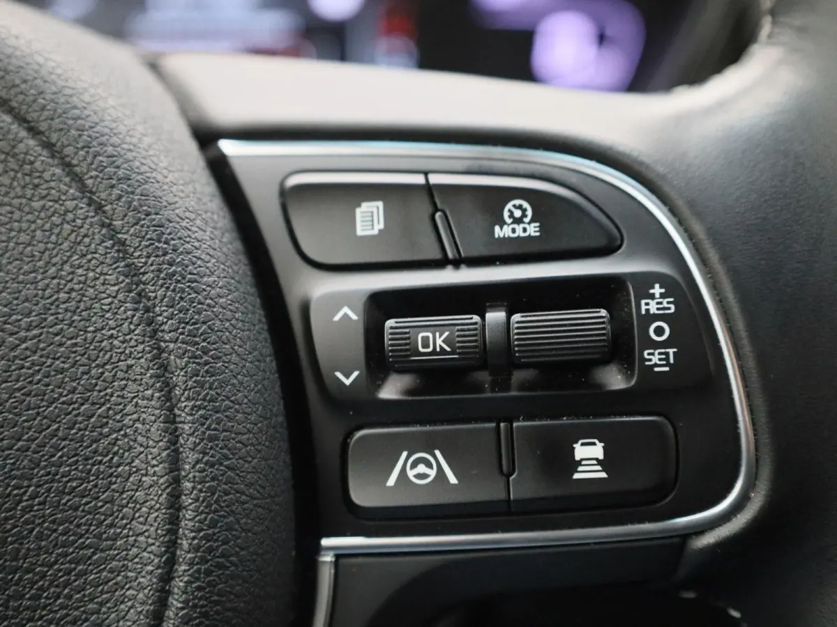 1.6 GDi Hybrid DynamicPlusLine | WORDT VERWACHT | STUURVERWARMING | STOELVERWARMING | APPLE CARPLAY - ANDROID AUTO | LEDER | GETINTE RUITEN | CRUISE CONTROL | ACHTERUITRIJCAMERA | KEYLESS | 