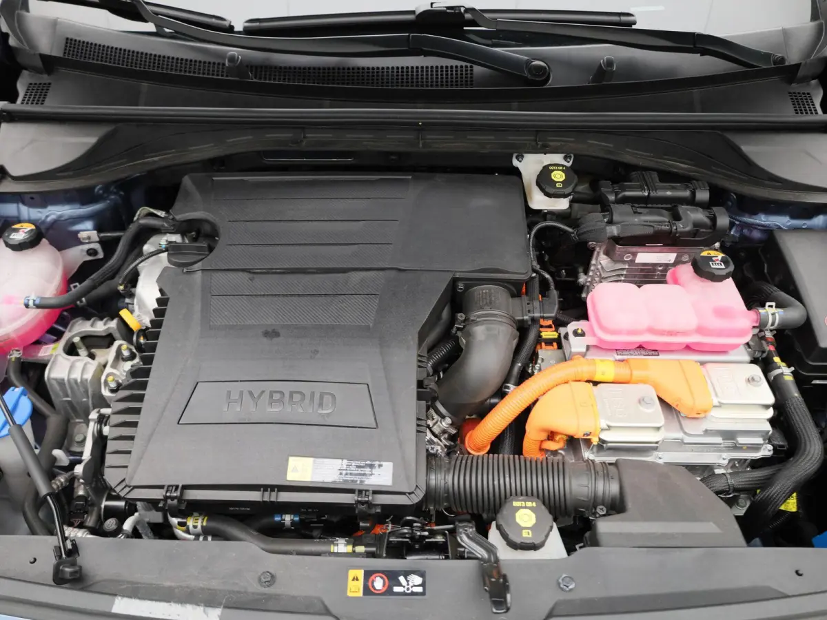1.6 GDi Hybrid DynamicPlusLine | WORDT VERWACHT | STUURVERWARMING | STOELVERWARMING | APPLE CARPLAY - ANDROID AUTO | LEDER | GETINTE RUITEN | CRUISE CONTROL | ACHTERUITRIJCAMERA | KEYLESS | 